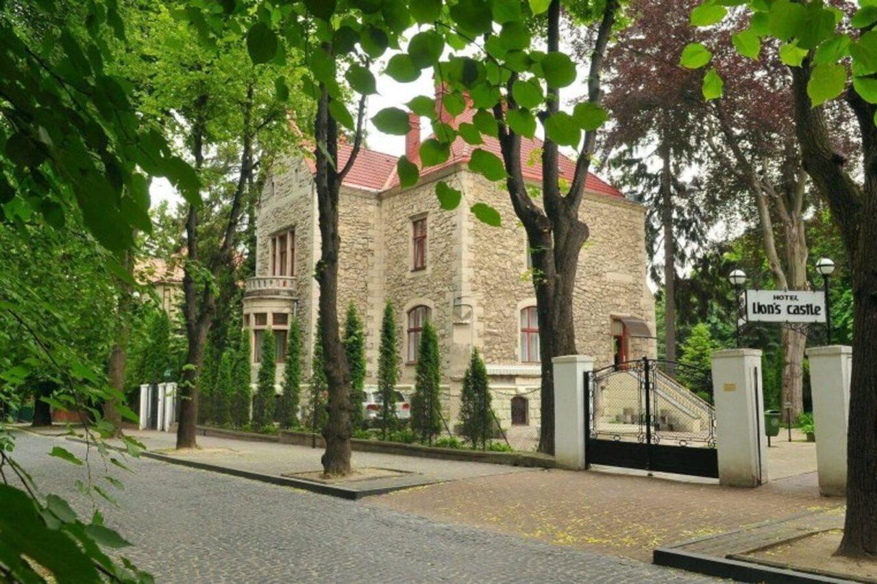 Lion'S Castle Hotel Lviv Exterior foto