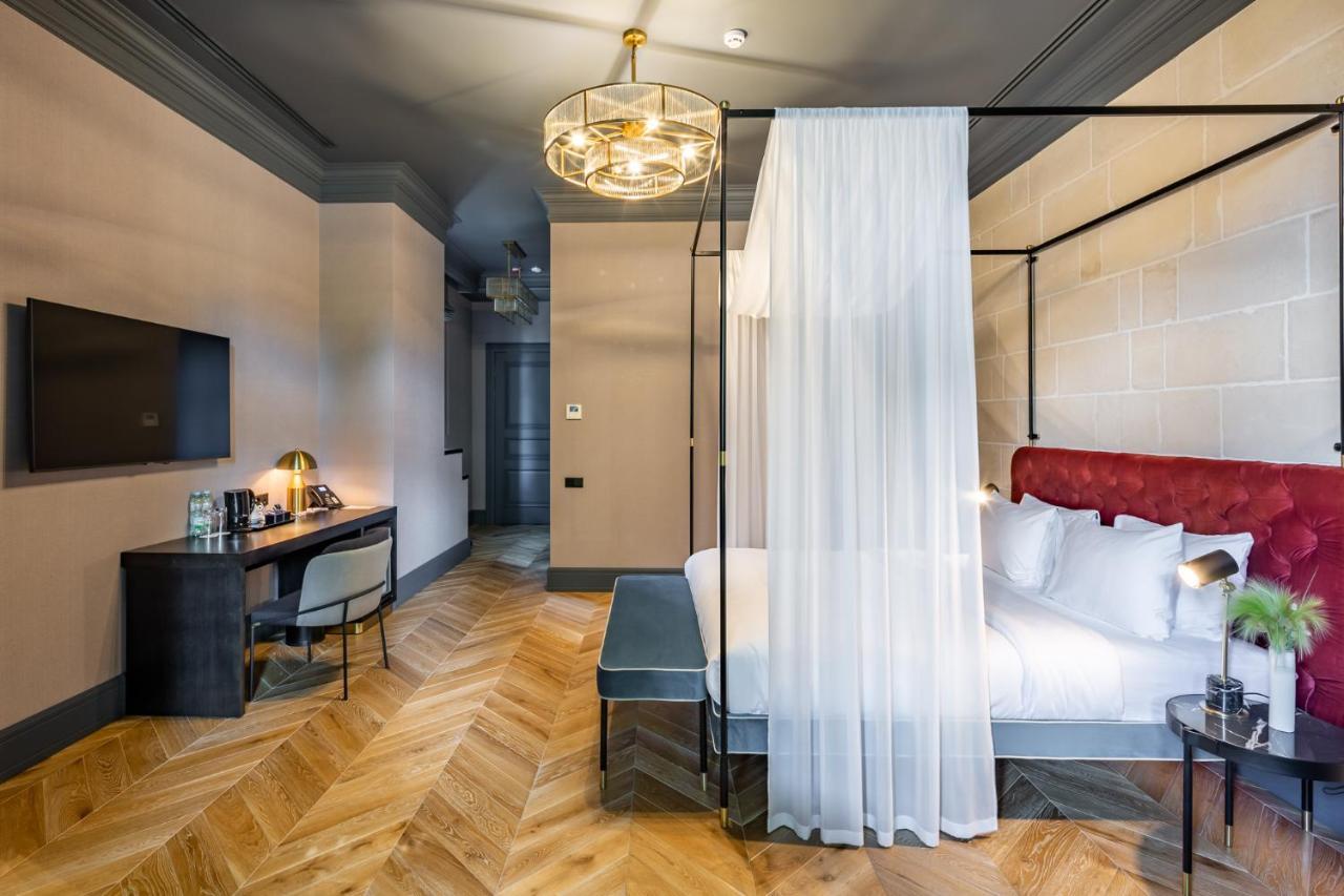 Lion'S Castle Hotel Lviv Exterior foto