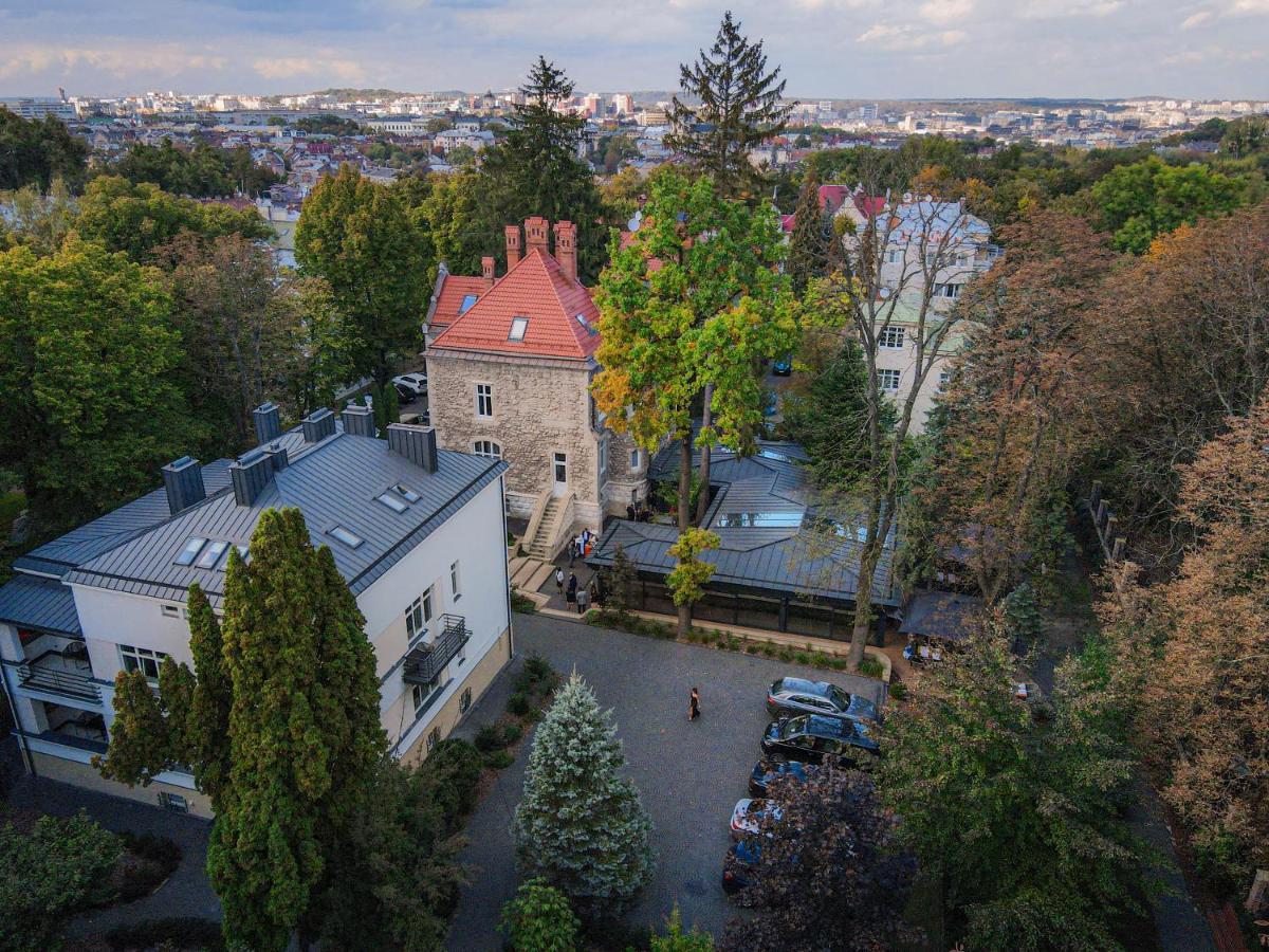 Lion'S Castle Hotel Lviv Exterior foto
