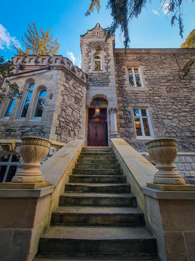 Lion'S Castle Hotel Lviv Exterior foto