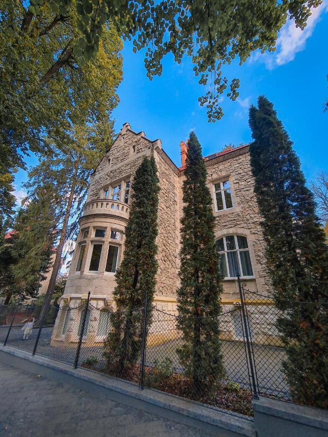 Lion'S Castle Hotel Lviv Exterior foto