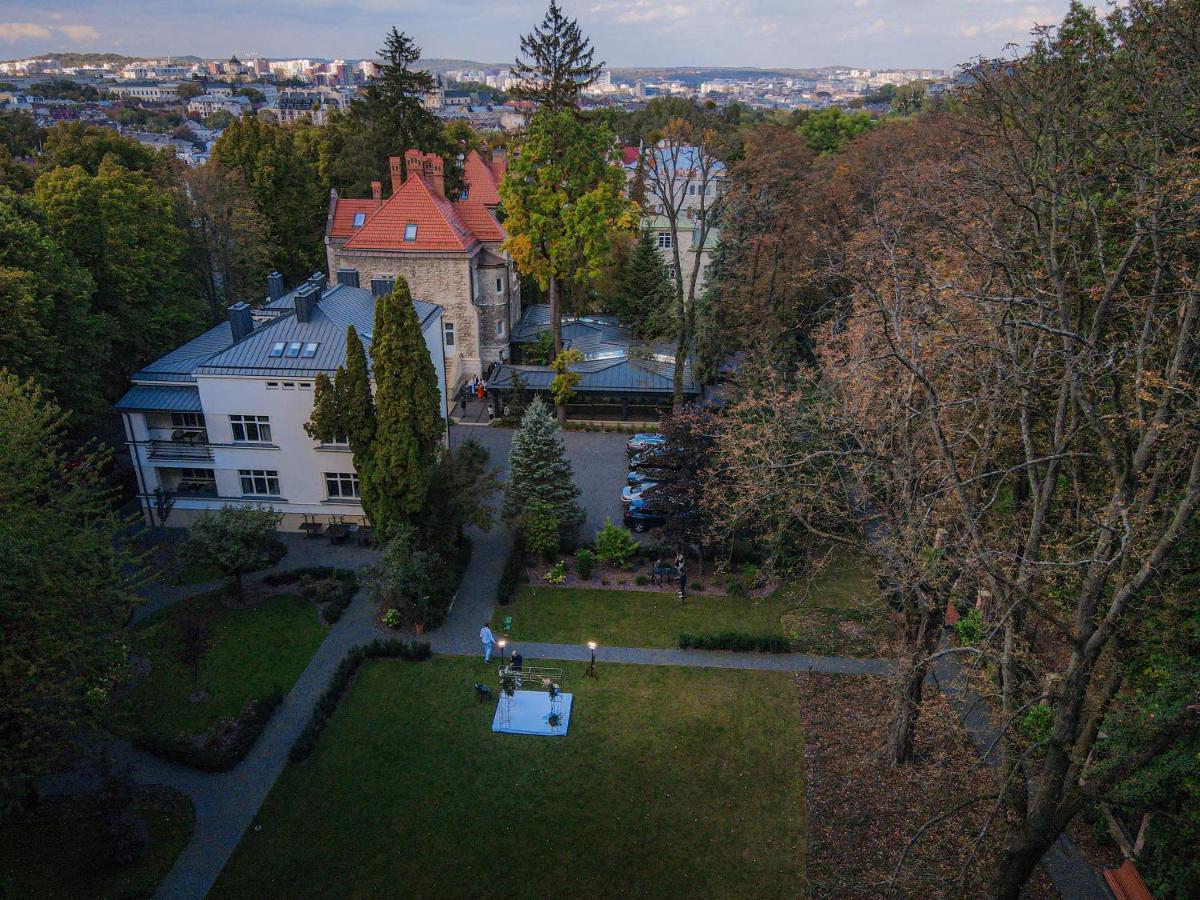 Lion'S Castle Hotel Lviv Exterior foto