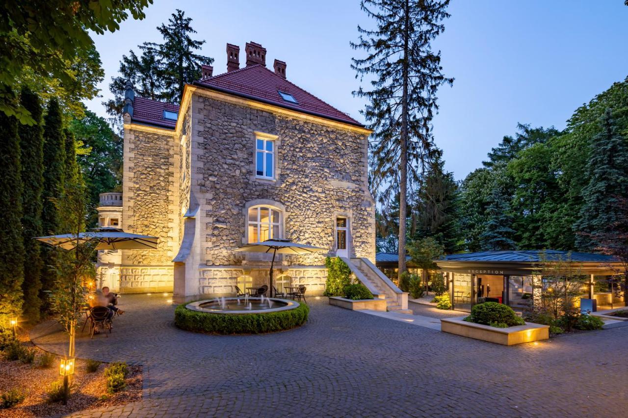 Lion'S Castle Hotel Lviv Exterior foto